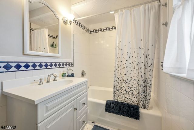 3 Ashburn Pl, Fair Lawn Boro, NJ 07410