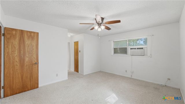 1314 Canary Lane, Seguin, TX 78155