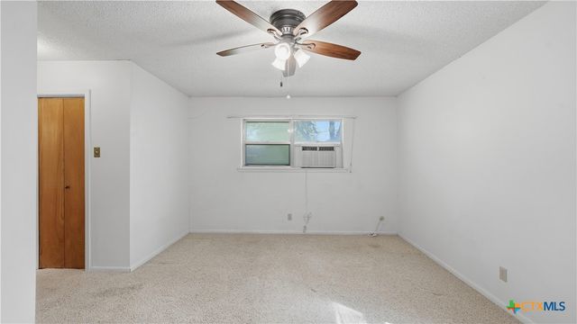 1314 Canary Lane, Seguin, TX 78155
