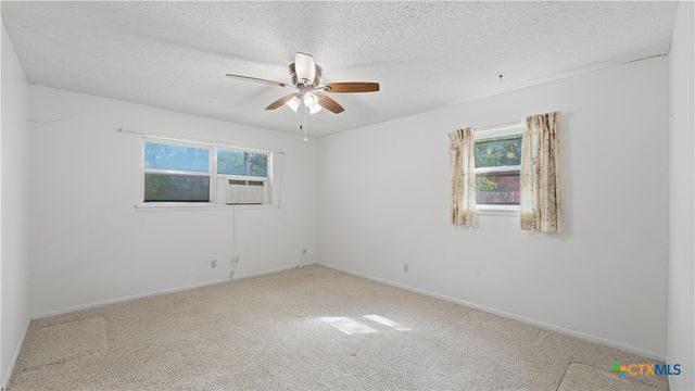 1314 Canary Lane, Seguin, TX 78155