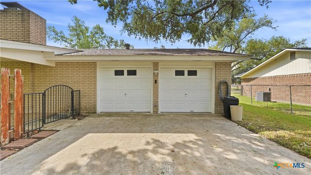 1314 Canary Lane, Seguin, TX 78155