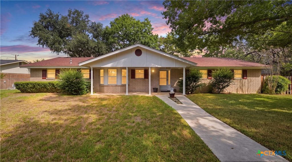 1314 Canary Lane, Seguin, TX 78155