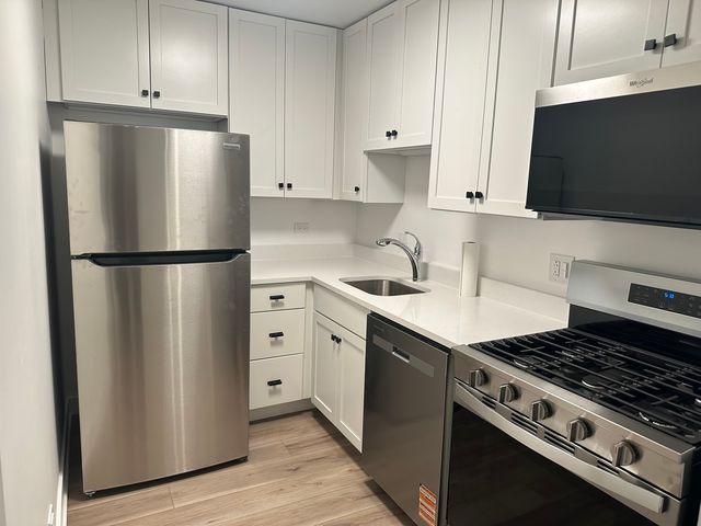 8232 Niles Center Road 202, Skokie, IL 60077