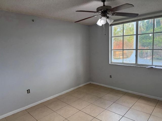 4808 N State Road 7 204, Pompano Beach, FL 33073