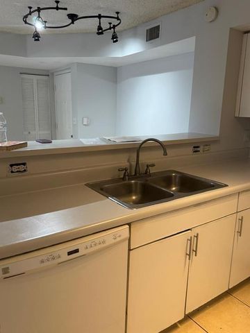 4808 N State Road 7 204, Pompano Beach, FL 33073