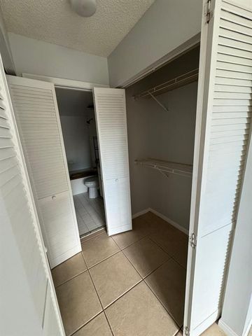 4808 N State Road 7 204, Pompano Beach, FL 33073