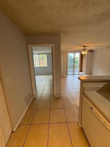 4808 N State Road 7 204, Pompano Beach, FL 33073