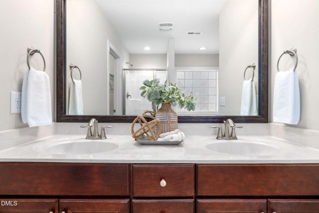 108 Lady'S Mantle Lane, Holly Springs, NC 27540