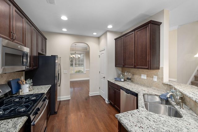 108 Lady'S Mantle Lane, Holly Springs, NC 27540