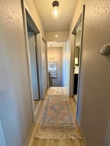 4330 W MAIN, Rapid City, SD 57702