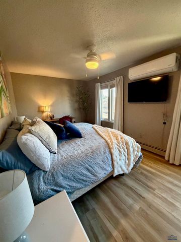 4330 W MAIN, Rapid City, SD 57702