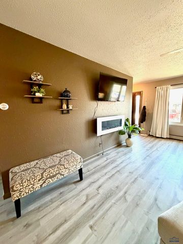 4330 W MAIN, Rapid City, SD 57702