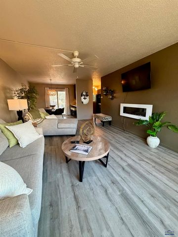 4330 W MAIN, Rapid City, SD 57702