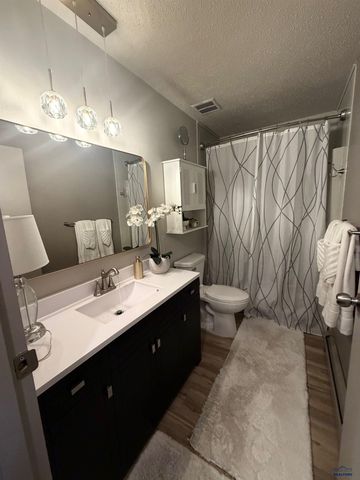 4330 W MAIN, Rapid City, SD 57702