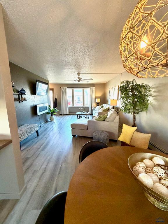 4330 W MAIN, Rapid City, SD 57702