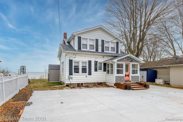 7745 Lakeview Drive, Lexington, MI 48450