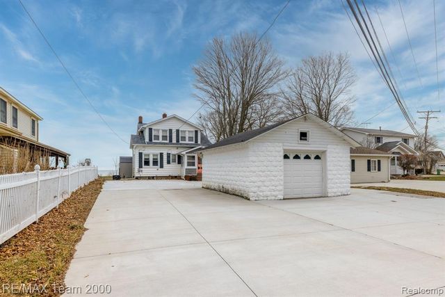 7745 Lakeview Drive, Lexington, MI 48450