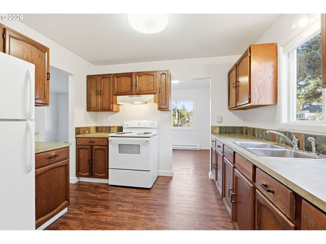 7620 Se CRYSTAL SPRINGS Blvd, Portland, OR 97206