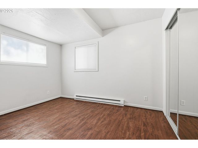 7620 Se CRYSTAL SPRINGS Blvd, Portland, OR 97206