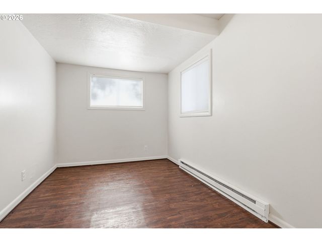 7620 Se CRYSTAL SPRINGS Blvd, Portland, OR 97206