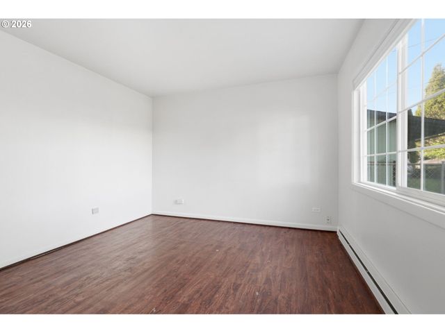 7620 Se CRYSTAL SPRINGS Blvd, Portland, OR 97206