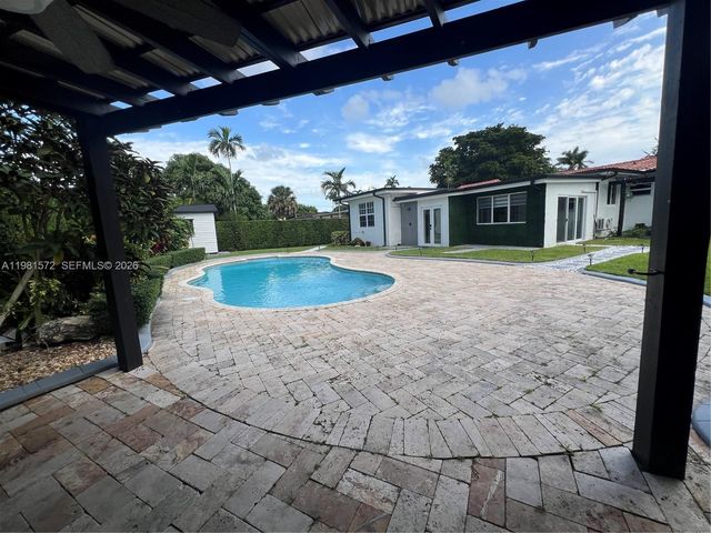 140 Pocatella St 140, Miami Springs, FL 33166