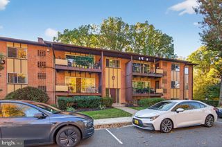 10171 FAIR WOODS DR #301, Fairfax, VA 22030