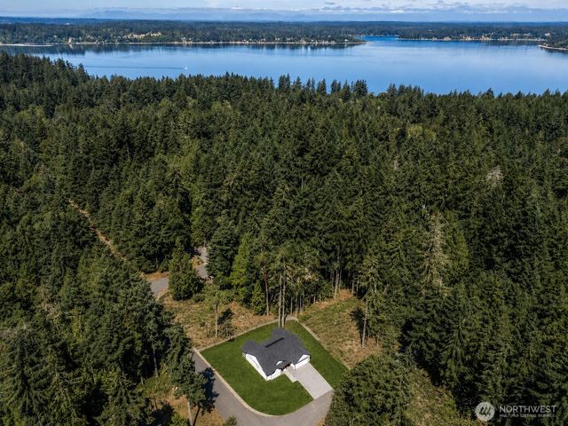 8918 127th Avenue Ct, Anderson Island, WA 98303
