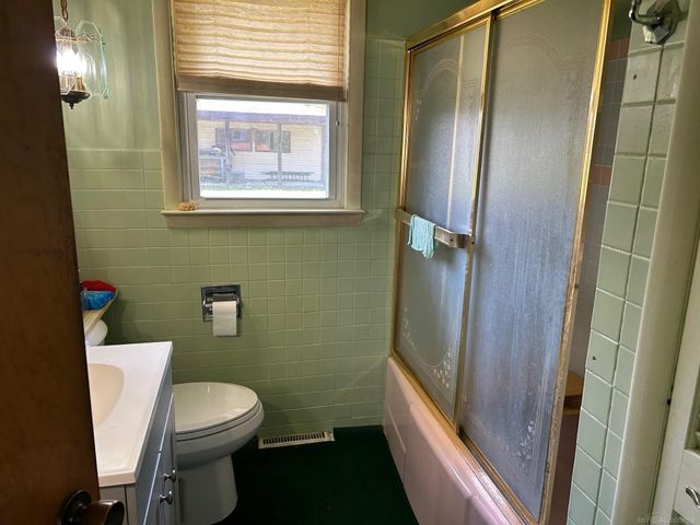 5996 Lakeshore Road, Lexington, MI 48450