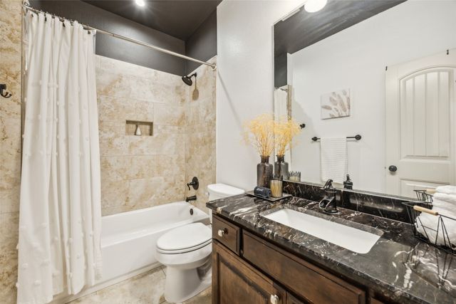 2405 La Costa Drive, Rowlett, TX 75088