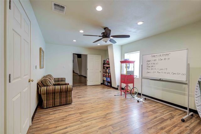 205 N Davis Street, Chico, TX 76431