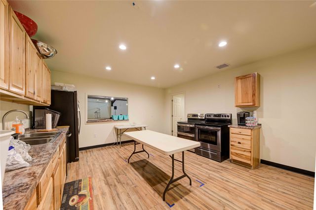 205 N Davis Street, Chico, TX 76431