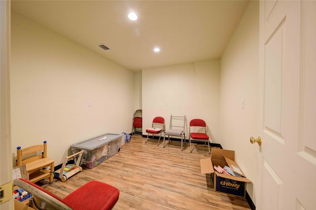 205 N Davis Street, Chico, TX 76431