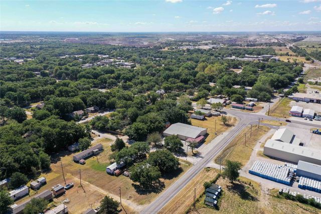 205 N Davis Street, Chico, TX 76431