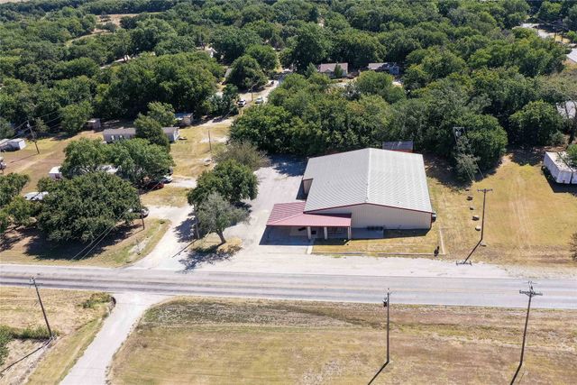 205 N Davis Street, Chico, TX 76431