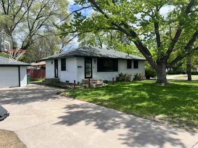 6924 Drew Avenue N, Brooklyn Center, MN 55429
