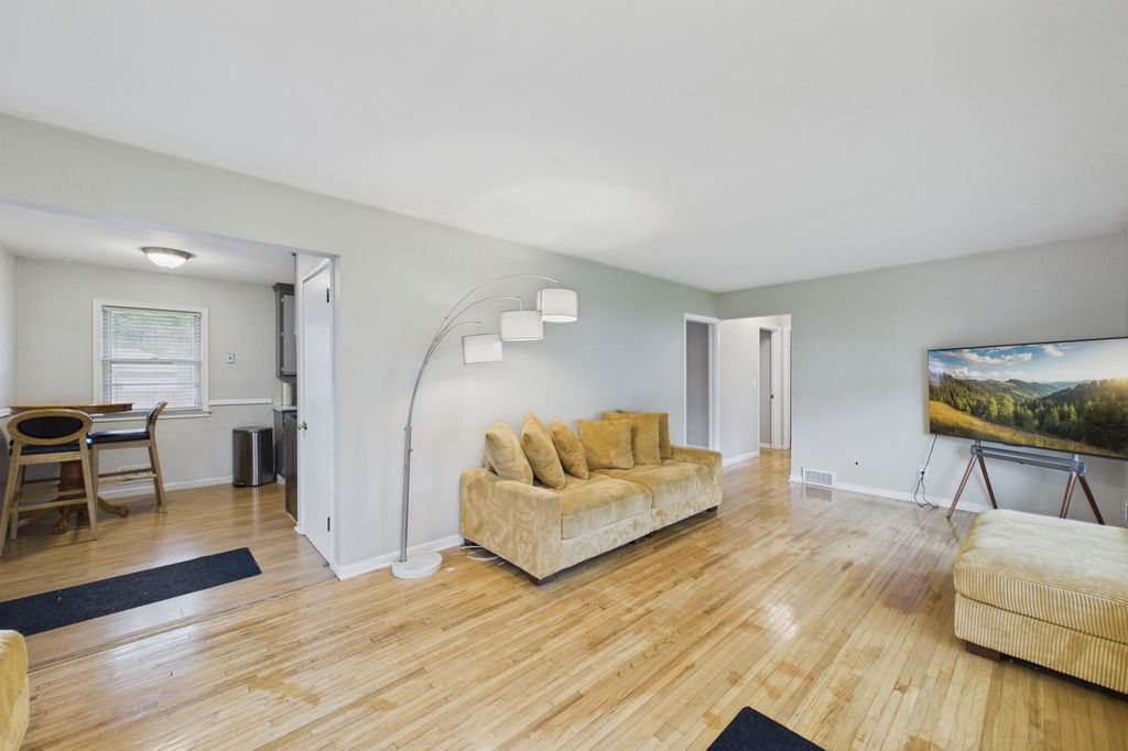 6924 Drew Avenue N, Brooklyn Center, MN 55429 — photo 2