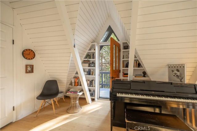 399 Rainier Road, Lake Arrowhead, CA 92352