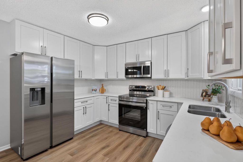 568 Riviera Drive, New Brighton, MN 55112 — photo 3