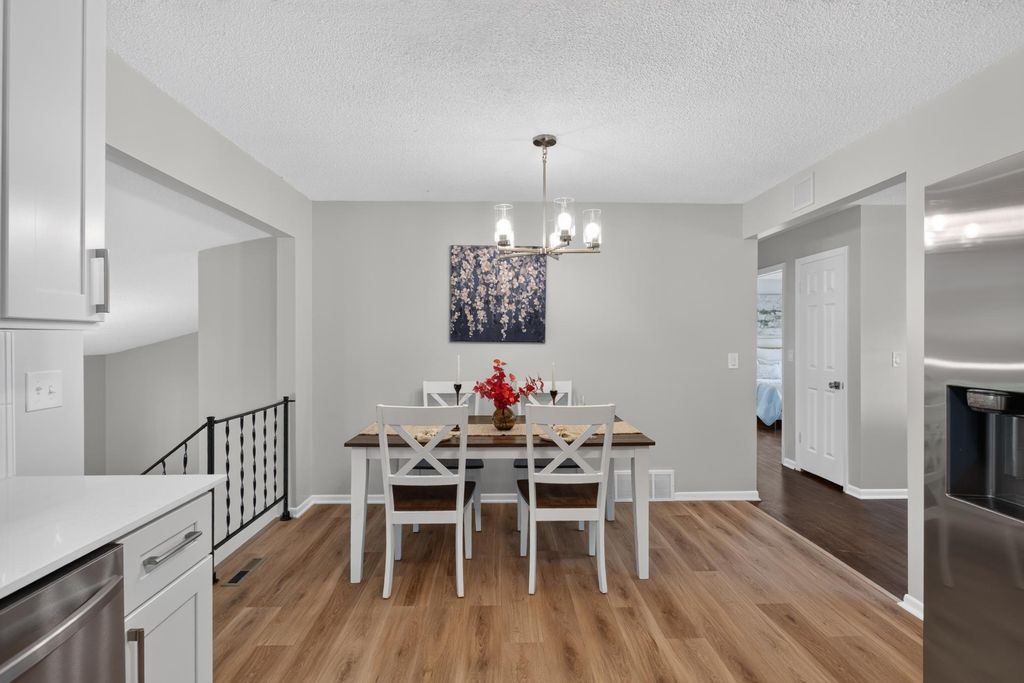 568 Riviera Drive, New Brighton, MN 55112 — photo 5