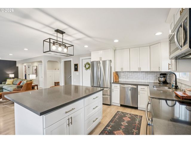 4211 Ne 154TH Ct, Vancouver, WA 98682