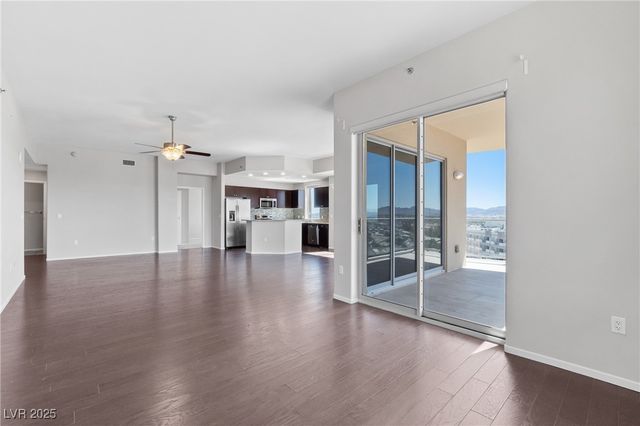 8255 Las Vegas Boulevard 1321, Las Vegas, NV 89123