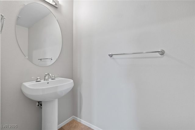 8255 Las Vegas Boulevard 1321, Las Vegas, NV 89123