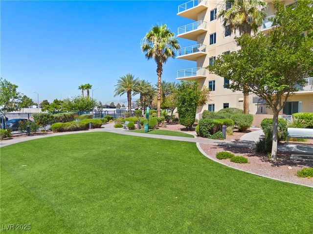 8255 Las Vegas Boulevard 1321, Las Vegas, NV 89123