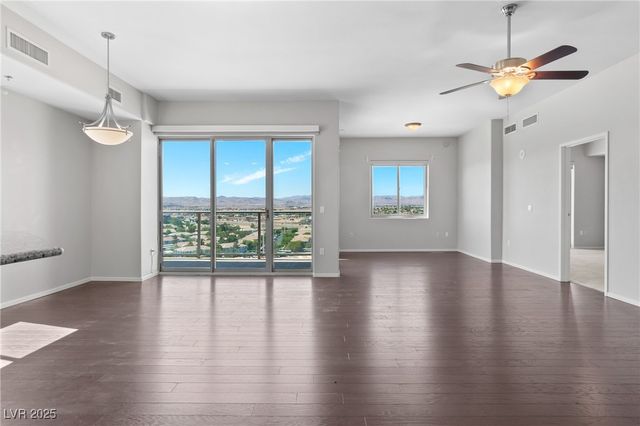 8255 Las Vegas Boulevard 1321, Las Vegas, NV 89123