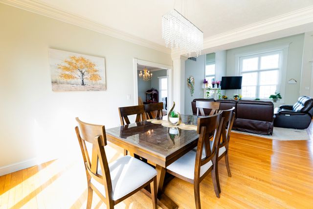 15 Greythorne Circle, Bloomington, IL 61704