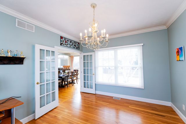 15 Greythorne Circle, Bloomington, IL 61704