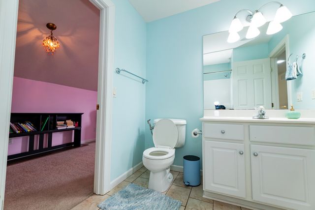 15 Greythorne Circle, Bloomington, IL 61704