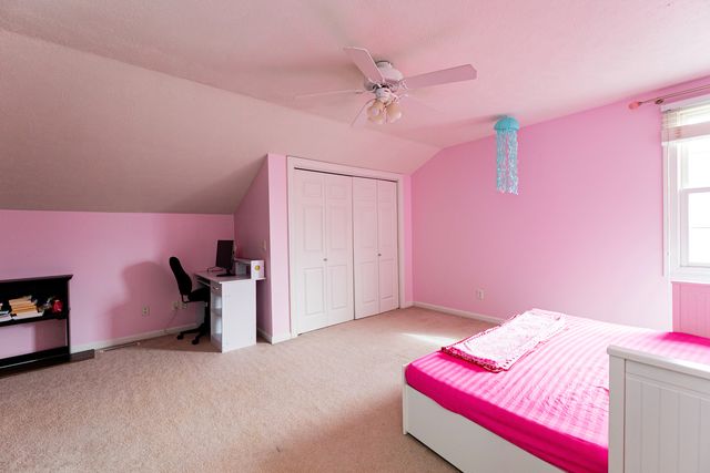 15 Greythorne Circle, Bloomington, IL 61704