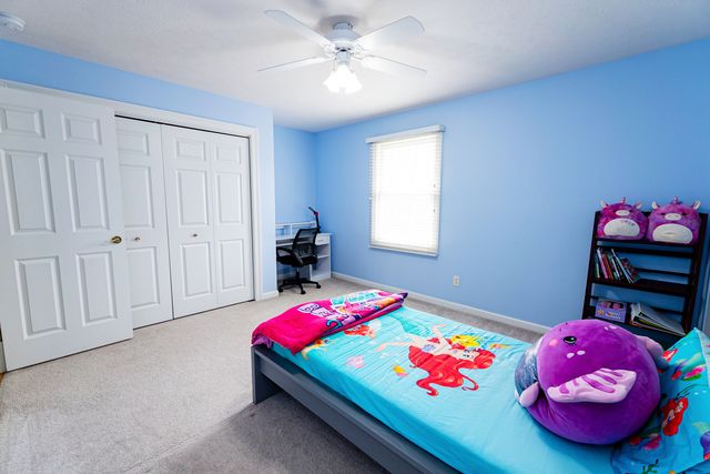 15 Greythorne Circle, Bloomington, IL 61704